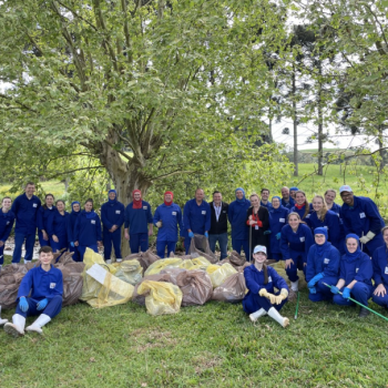 Voluntários da Aurora Coop engajados na preservação do meio ambiente  