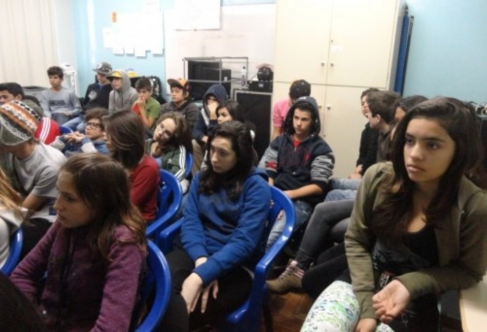 CADA DIA A NATUREZA PRODUZ O SUFICIENTE PARA NOSSA CARÊNCIA...