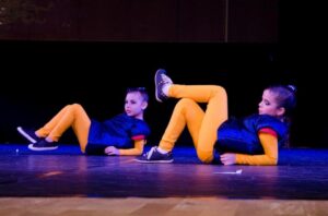 7° MOSTRA CULTURAL DO GRUPO DE DANÇA VOZES DO CORPO LEVA PÚBLICO AO MUNDO DE IMAGINAÇÃO