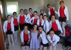 7° MOSTRA CULTURAL DO GRUPO DE DANÇA VOZES DO CORPO LEVA PÚBLICO AO MUNDO DE IMAGINAÇÃO