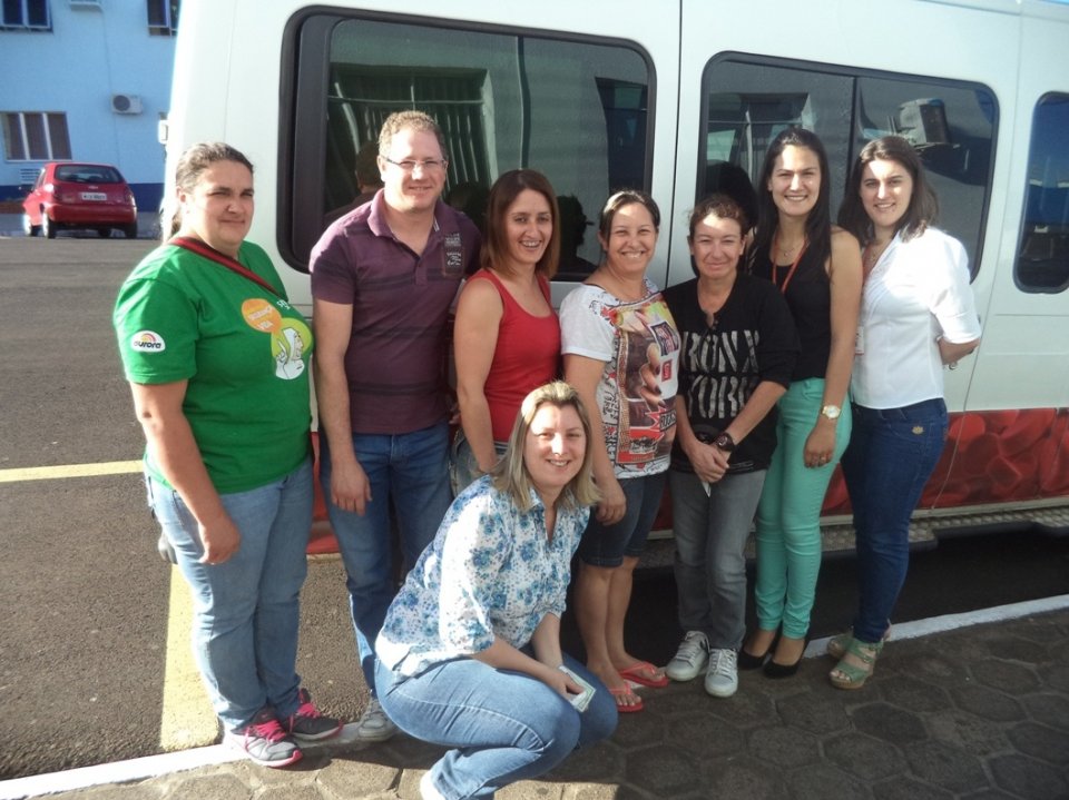 VOLUNTÁRIOS REALIZAM DOAÇÃO DE SANGUE