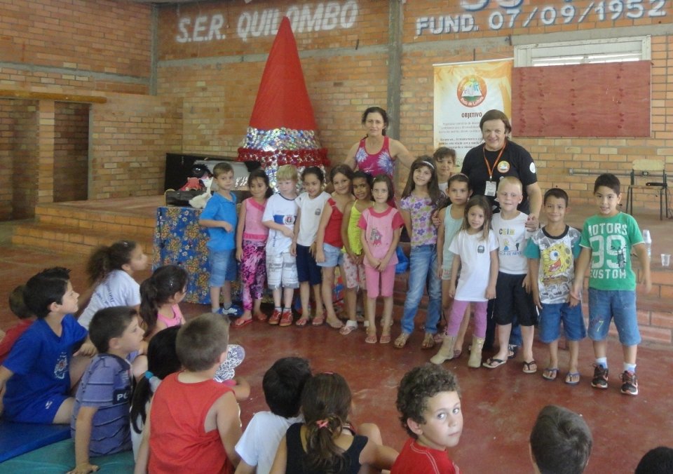 RODA DE LEITURA PARTICIPA DE EVENTO E LEVA MAIS DE 800 PESSOAS AO MUNDO DA IMAGINAÇÃO