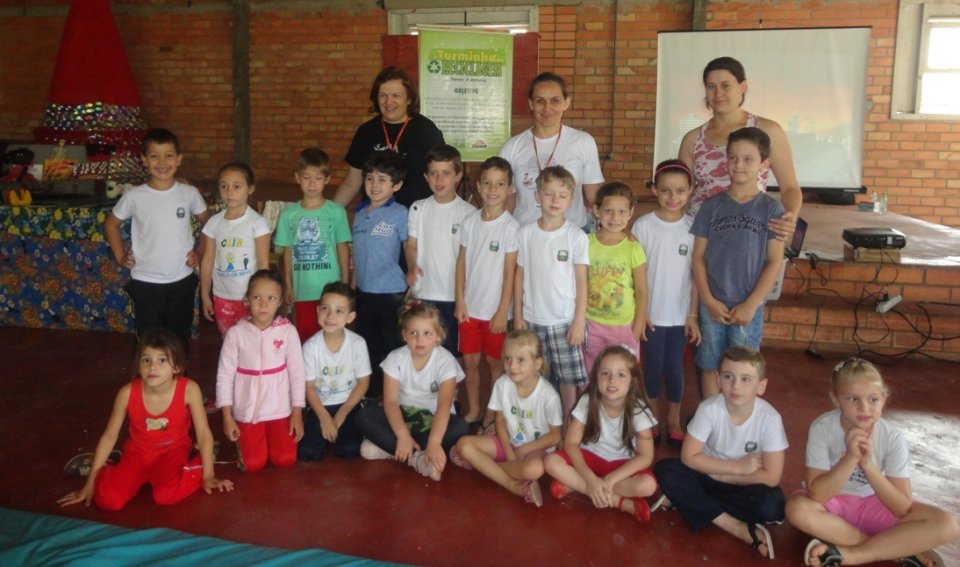 RODA DE LEITURA PARTICIPA DE EVENTO E LEVA MAIS DE 800 PESSOAS AO MUNDO DA IMAGINAÇÃO