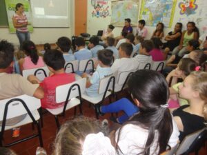 ALUNOS RELEMBRAM CONCEITOS DE EDUCAÇÃO AMBIENTAL COM A TURMINHA DA RECICLAGEM