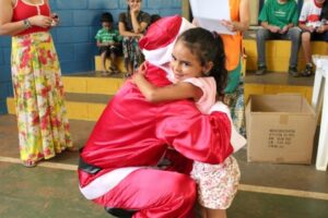 FALB REALIZA NATAL PARA O VERDE VIDA