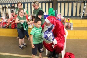 FALB REALIZA NATAL PARA O VERDE VIDA