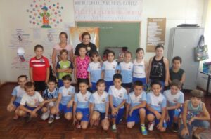 ALUNOS INTERAGEM E SE DIVERTEM COM A CONTAÇÃO DE HISTÓRIA