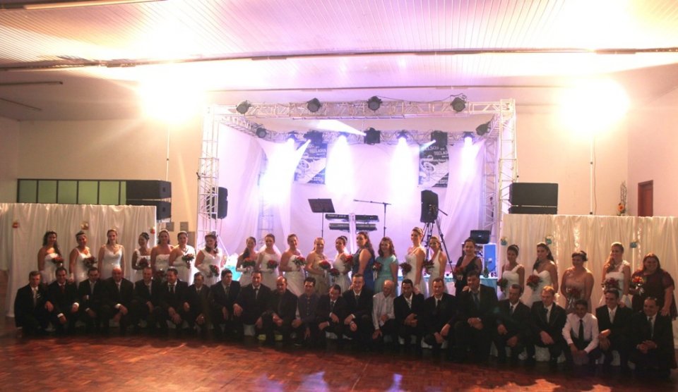 EMOÇÃO NO CASAMENTO COOPERADO EM MARAVILHA