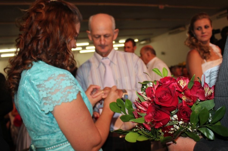 EMOÇÃO NO CASAMENTO COOPERADO EM MARAVILHA