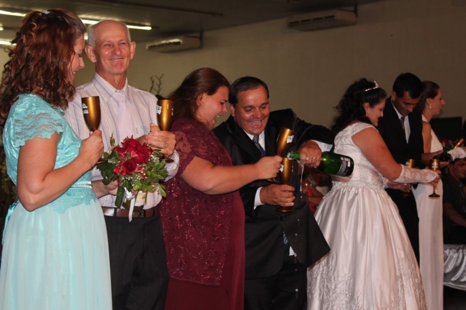 EMOÇÃO NO CASAMENTO COOPERADO EM MARAVILHA