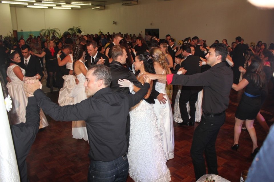 EMOÇÃO NO CASAMENTO COOPERADO EM MARAVILHA