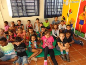 A TURMINHA DA RECICLAGEM RS, CAPACITA EMPREGADOS DE EMPRESA E VISITA ESCOLAS