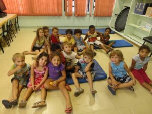 A TURMINHA DA RECICLAGEM RS, CAPACITA EMPREGADOS DE EMPRESA E VISITA ESCOLAS