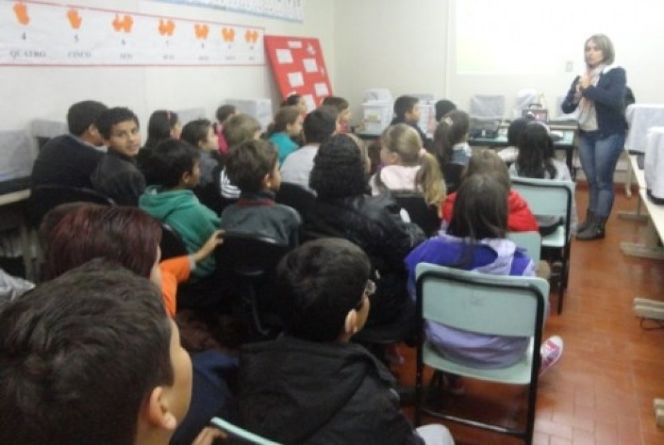 TURMINHA DA RECICLAGEM VISITA VÁRIAS ESCOLAS EM CHAPECÓ-SC