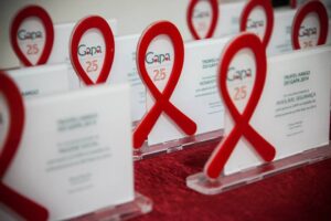 FALB É HOMENAGEADA COM TROFÉU AMIGOS DO GAPA