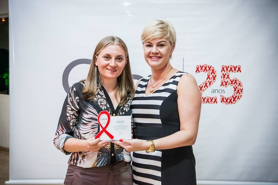 FALB É HOMENAGEADA COM TROFÉU AMIGOS DO GAPA