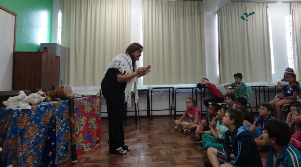 543 PESSOAS PARTICIPARAM DE ATIVIDADE DO PROGRAMA CONTAÇÃO DE HISTÓRIA