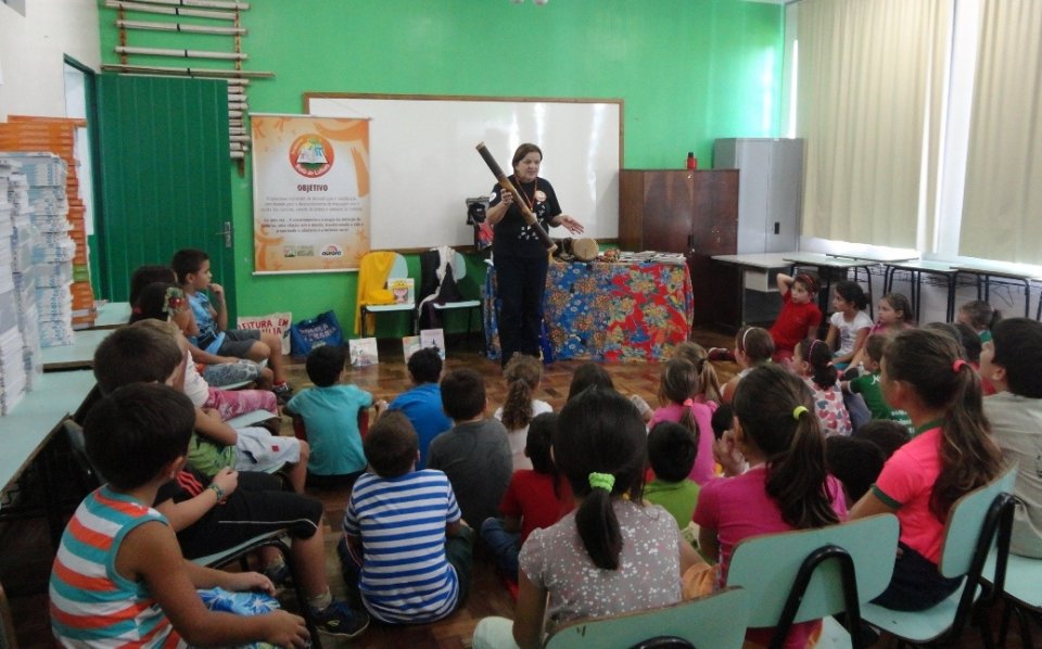 543 PESSOAS PARTICIPARAM DE ATIVIDADE DO PROGRAMA CONTAÇÃO DE HISTÓRIA