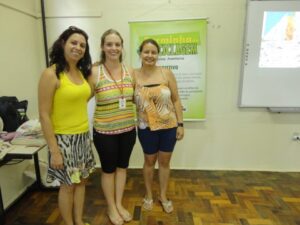 ALUNOS SE DIVERTEM COM A TURMINHA DA RECICLAGEM RS