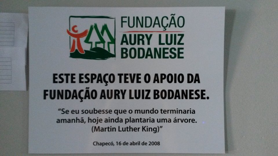 A TURMINHA DA RECICLAGEM VISITA VÁRIAS ESCOLAS