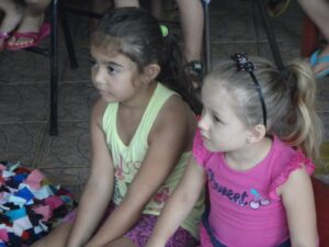 Contação de histórias e roda de leitura a 1.195 crianças e adolescentes