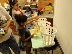 A Turminha da Reciclagem-RS atende alunos de escola especial