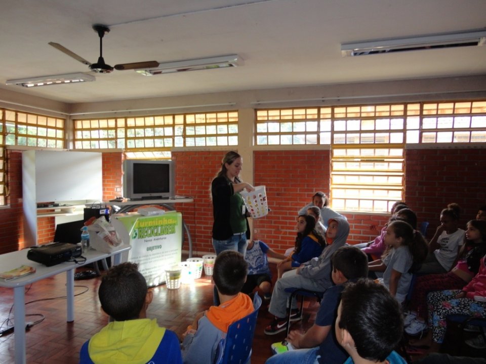 A Turminha da Reciclagem-RS atende alunos de escola especial