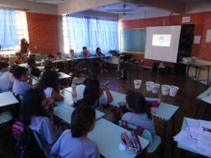 A Turminha da Reciclagem-RS atende alunos de escola especial