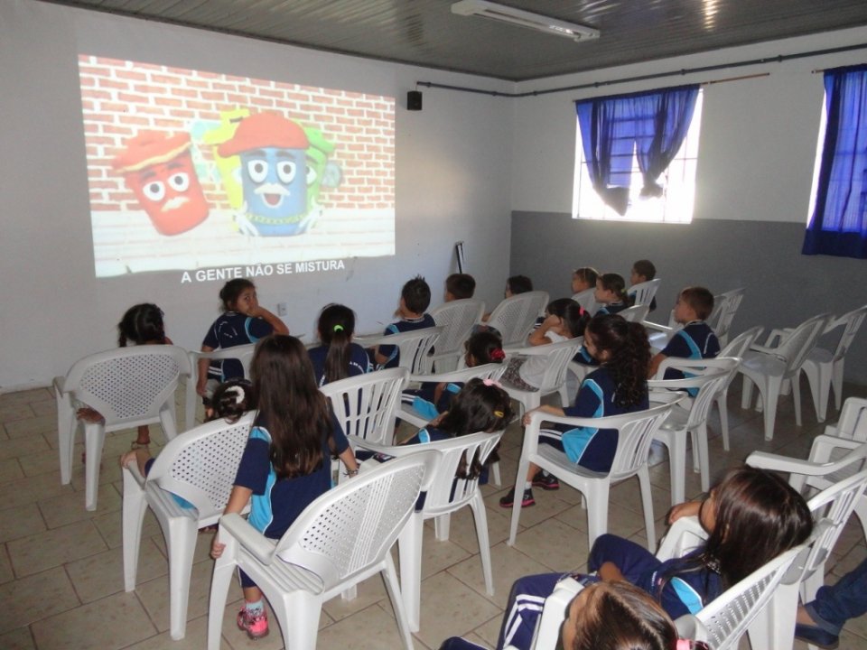 A Turminha da Reciclagem-RS atende alunos de escola especial