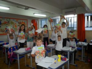 A Turminha da Reciclagem incentiva os alunos a trocar as informações com seus familiares