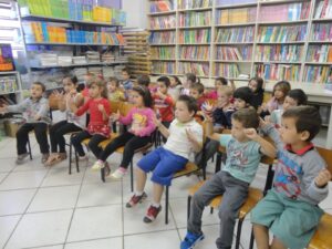 Um livro, além de modesto, é prático...