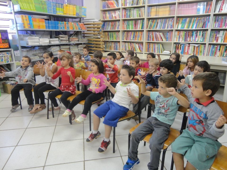 Um livro, além de modesto, é prático...