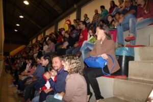 Evento em comemoração ao Dia da Dança com alunos e familiares do Grupo de Dança da Falb