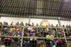 Evento em comemoração ao Dia da Dança com alunos e familiares do Grupo de Dança da Falb