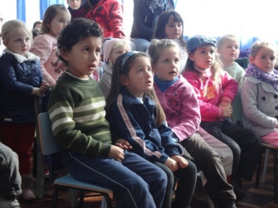 CONTAÇÃO DE HISTÓRIA LEVA CULTURA E ENTRETENIMENTO À MATO GROSSO DO SUL