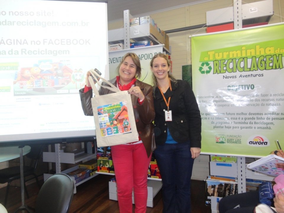 A Turminha da Reciclagem-RS visita escola de surdos