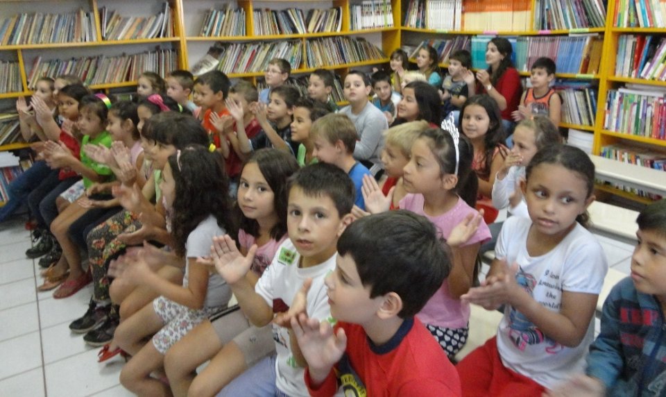 Roda de Leitura e Contação de História participam de semana em comemoração ao dia do livro