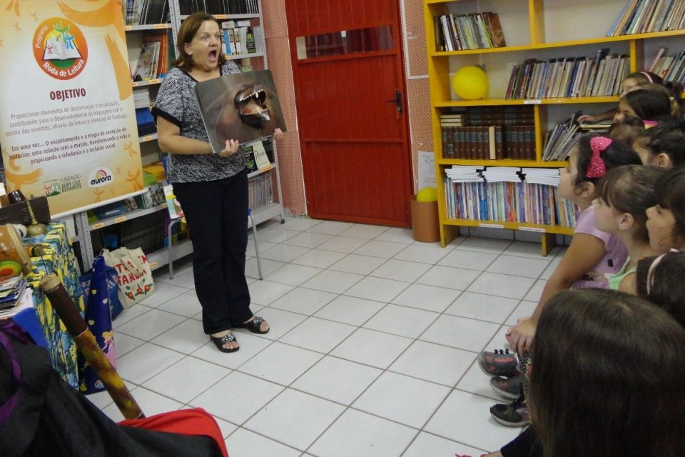Roda de Leitura e Contação de História participam de semana em comemoração ao dia do livro