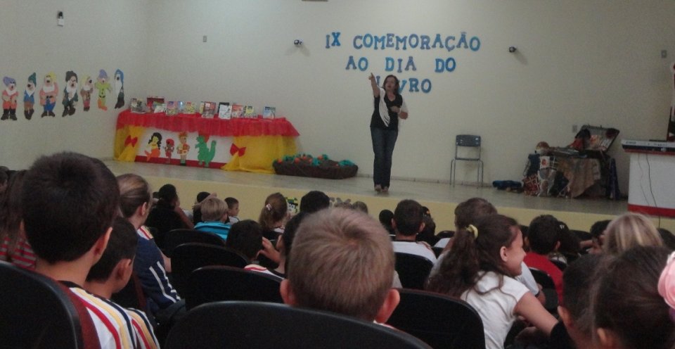 Roda de Leitura e Contação de História participam de semana em comemoração ao dia do livro