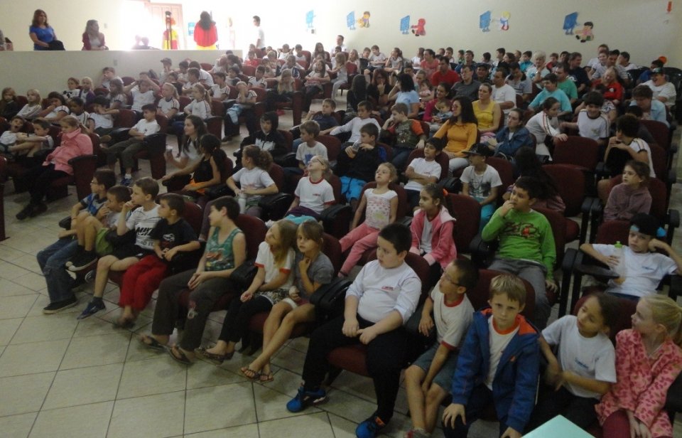 Roda de Leitura e Contação de História participam de semana em comemoração ao dia do livro
