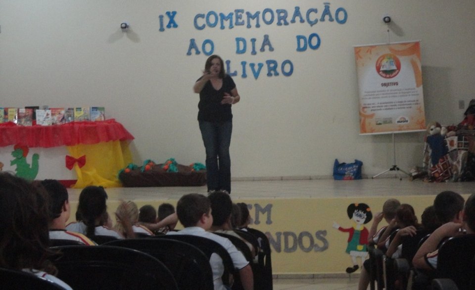 Roda de Leitura e Contação de História participam de semana em comemoração ao dia do livro