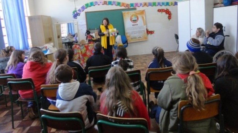 CONTAÇÃO DE HISTÓRIA LEVA CULTURA E ENTRETENIMENTO À MATO GROSSO DO SUL