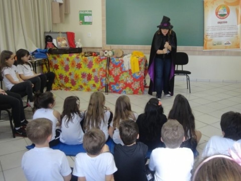 CONTAÇÃO DE HISTÓRIA LEVA CULTURA E ENTRETENIMENTO À MATO GROSSO DO SUL