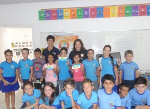 Contar para fazer lembrar, contar para mover montanhas e céus”.