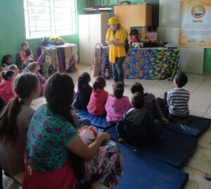 Contar para fazer lembrar, contar para mover montanhas e céus”.