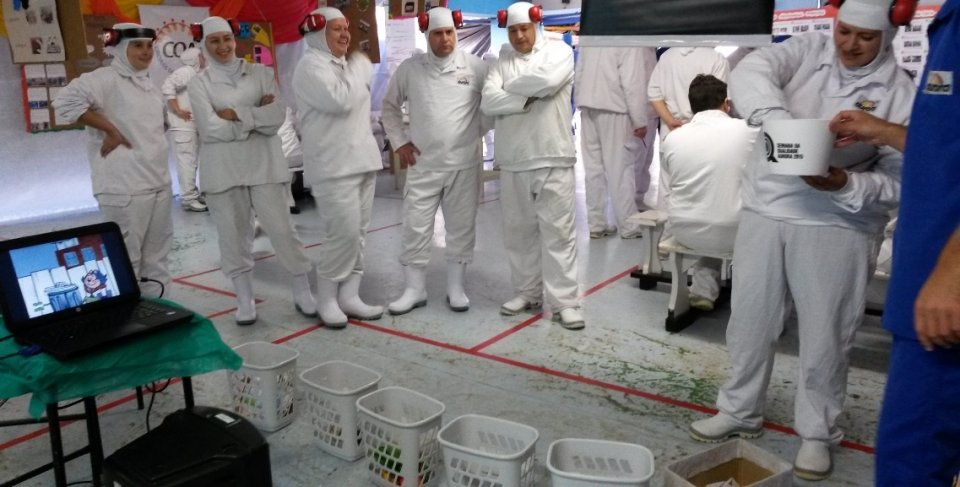 A Turminha da Reciclagem participa da Semana da Qualidade de empresa