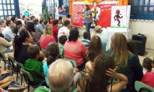 Roda de Leitura e Contação de História atende várias escolas da região
