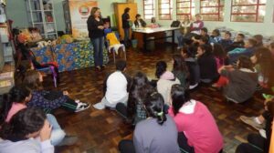 Roda de Leitura e Contação de História atende várias escolas da região