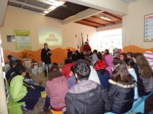 A Turminha da Reciclagem leva conscientização a crianças e adolescentes de SC