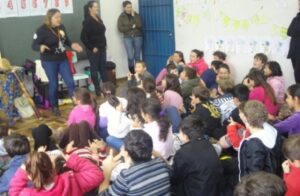 RODA DE LEITURA E CONTAÇÃO DE HISTÓRIA ESTIMULAM A LEITURA E A FORMAÇÃO DE LEITORES...